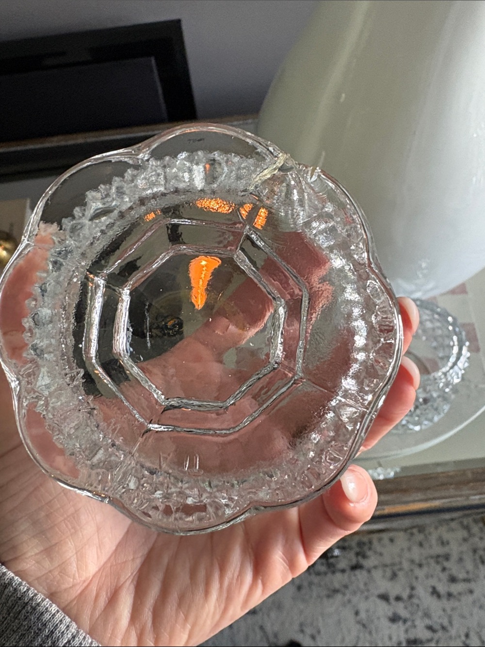 Vintage Clear Glass "Diamond Point" Fairy Lamp Angel Light- Has chip. - Picture 7 of 13